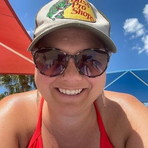 Meet your Posher, Abigail